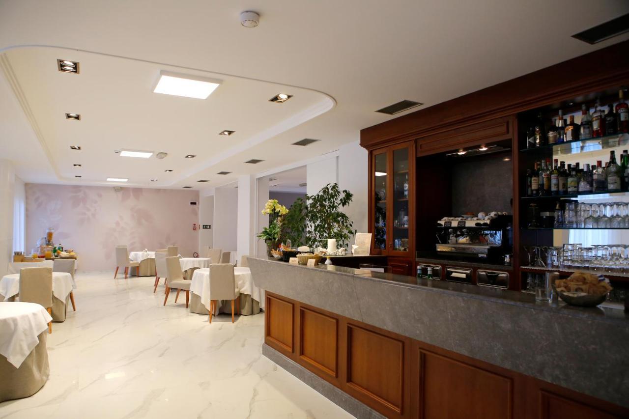 Hotel Scia' On Martin Buscate Esterno foto