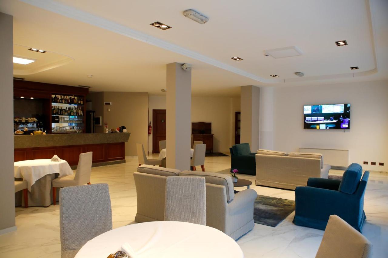 Hotel Scia' On Martin Buscate Esterno foto