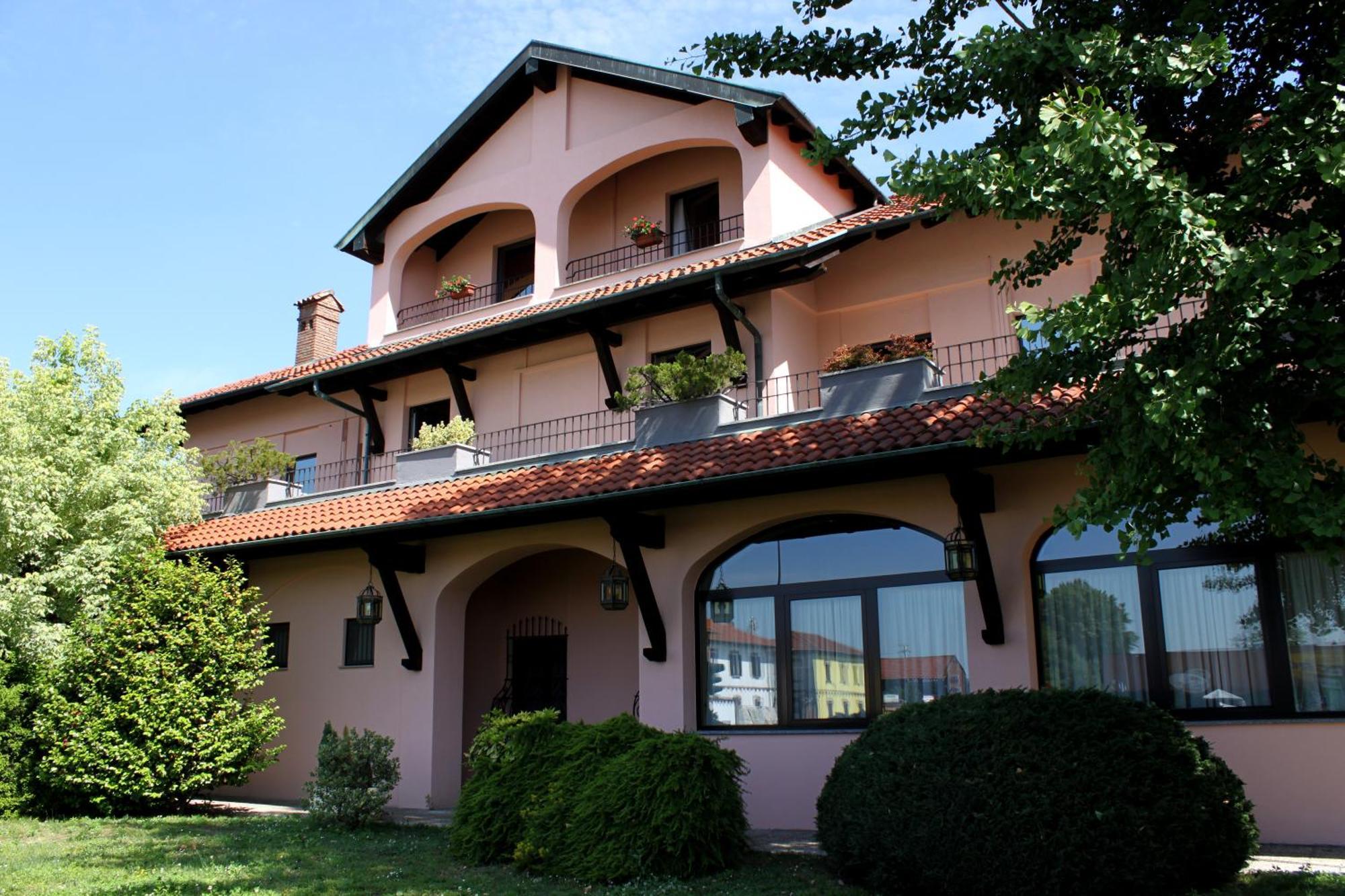 Hotel Scia' On Martin Buscate Esterno foto