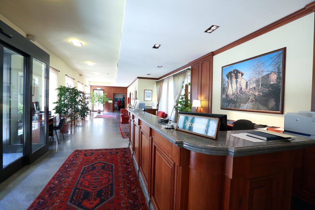 Hotel Scia' On Martin Buscate Esterno foto