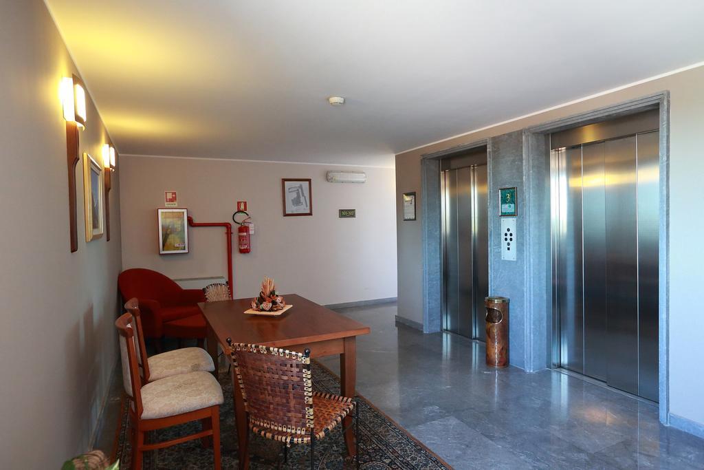 Hotel Scia' On Martin Buscate Esterno foto