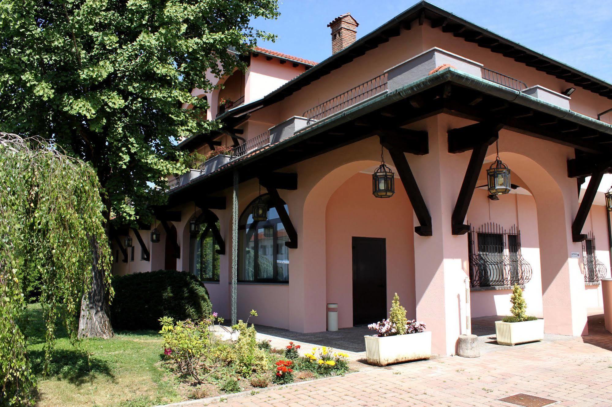 Hotel Scia' On Martin Buscate Esterno foto