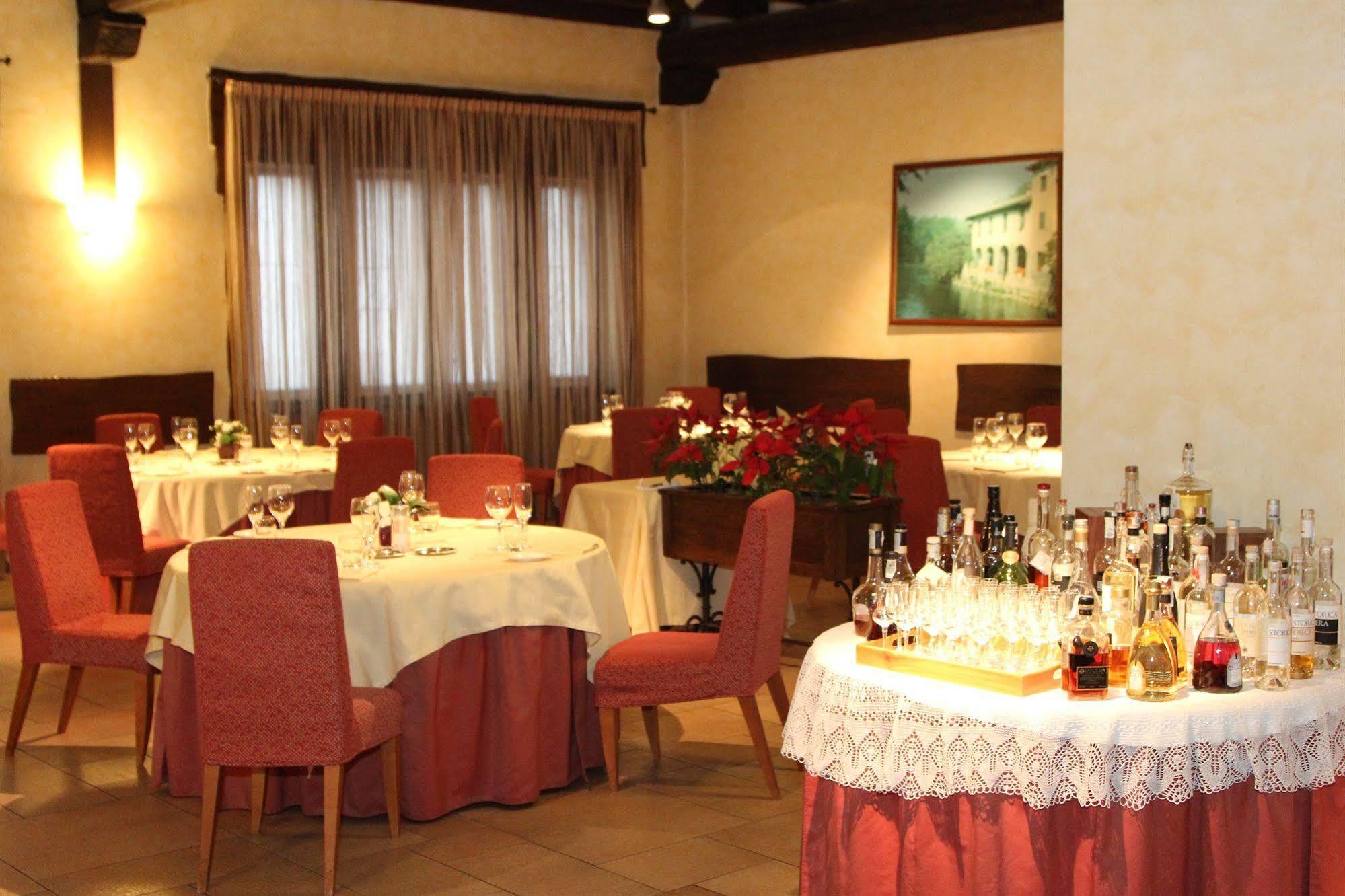 Hotel Scia' On Martin Buscate Esterno foto