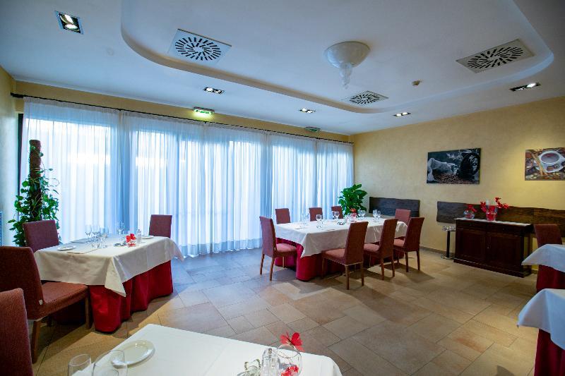 Hotel Scia' On Martin Buscate Esterno foto