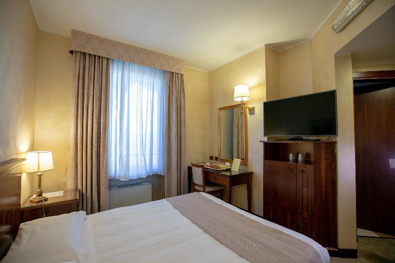 Hotel Scia' On Martin Buscate Esterno foto