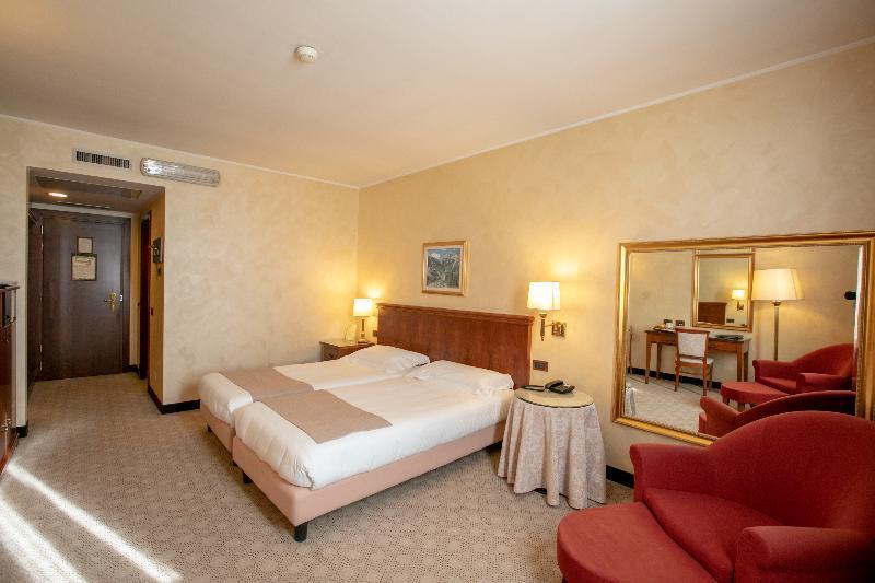 Hotel Scia' On Martin Buscate Esterno foto
