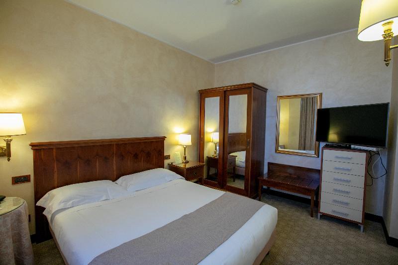 Hotel Scia' On Martin Buscate Esterno foto