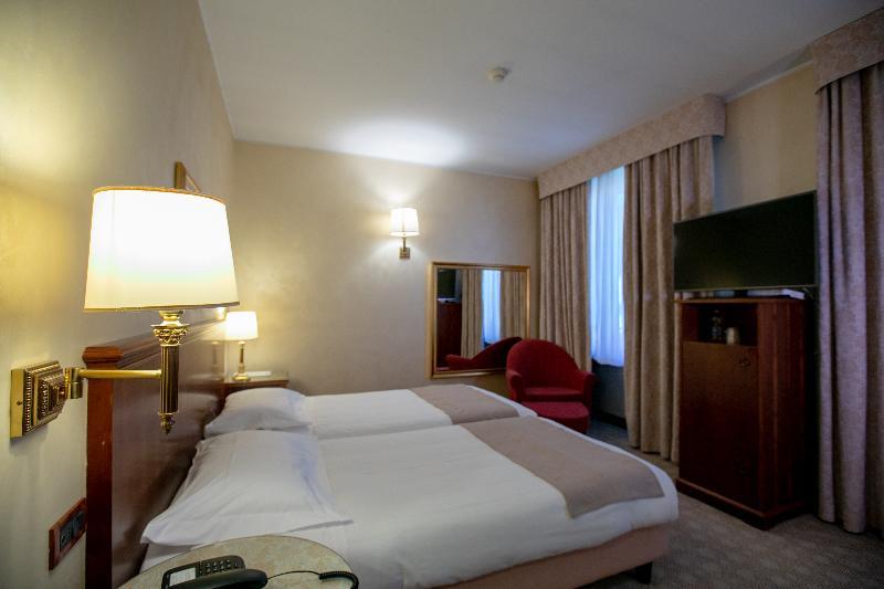 Hotel Scia' On Martin Buscate Esterno foto